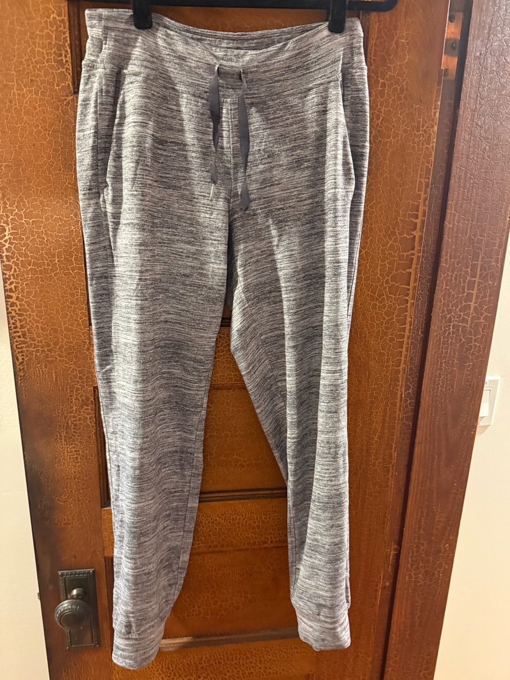 Lululemon women’s joggers
